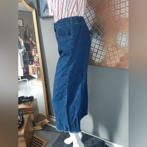 Zara Dark Wash Barrel Style Jeans - Picture 4 of 14